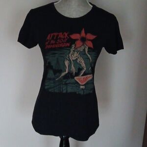 Stranger Things Attack Of The 50ft Demogorgon Tee - Size M